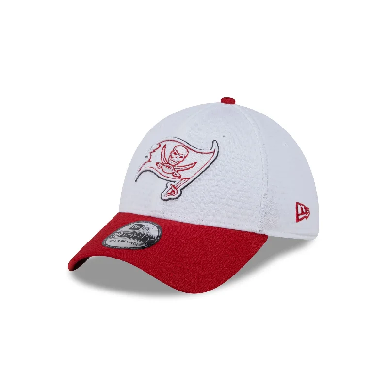 Tampa Bay Buccaneers 2024 Training 39THIRTY Stretch Fit Hat